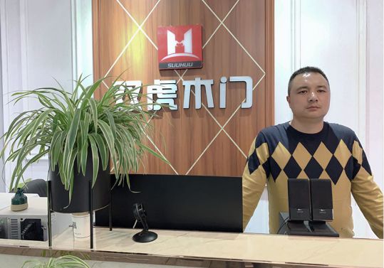 品牌人物|雙虎木門經(jīng)銷商查總：品質為根，把握時機，積極配合